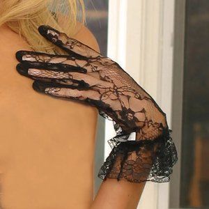 Black Lace Ruffle Gloves | Wrist Length